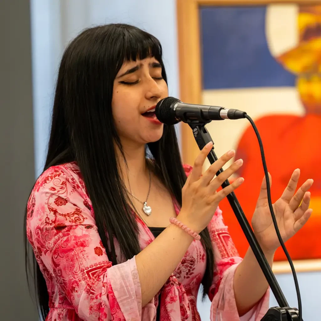 dos y cuarto grupo musical gabriela rodriguez primera voz 2